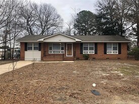 1422 Milton St in Spring Lake, NC - Building Photo