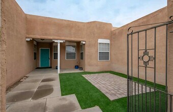 2436 Manzano Loop NE in Rio Rancho, NM - Building Photo - Building Photo