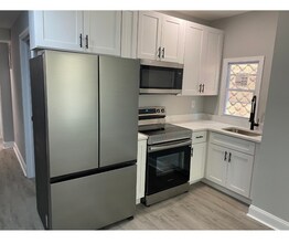 5114 Belair Rd in Baltimore, MD - Foto de edificio - Building Photo