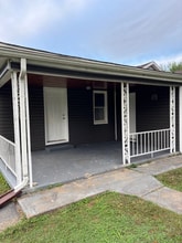 210 1st St E in Culloden, WV - Building Photo - Building Photo