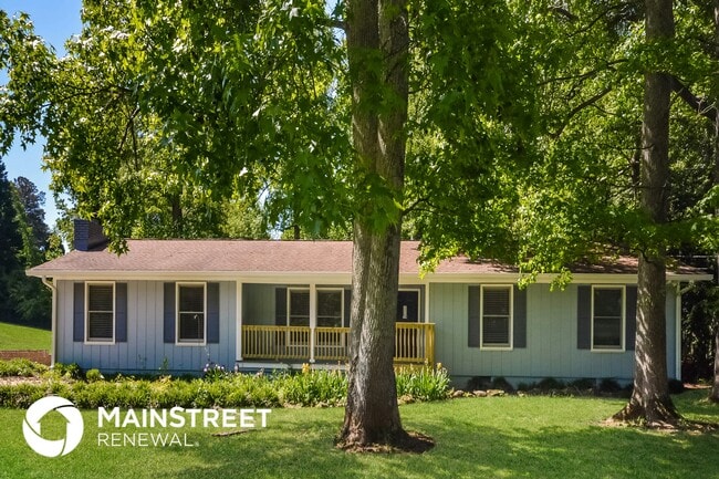 property at 883 Waterside Dr SE