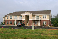 Salem Place Apartments in Daleville, IN - Foto de edificio - Building Photo