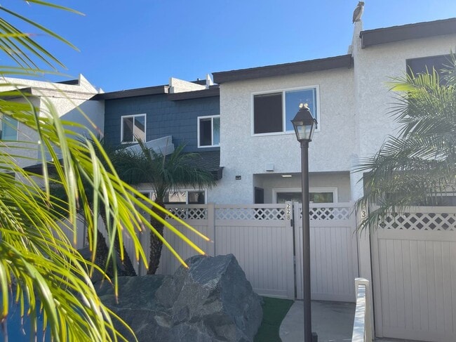 228 S Esplanade St in Orange, CA - Building Photo - Building Photo