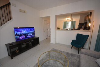 5453 Paradise Cay Cir in Kissimmee, FL - Building Photo - Building Photo