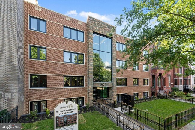 1829 13th St NW in Washington, DC - Foto de edificio - Building Photo