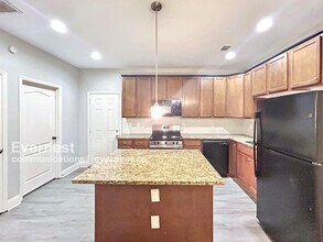 1305 Sweetbriar Cir in East Point, GA - Building Photo - Building Photo