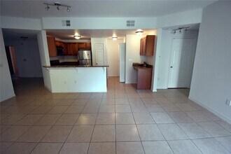 2000 Erving Cir in Ocoee, FL - Foto de edificio - Building Photo