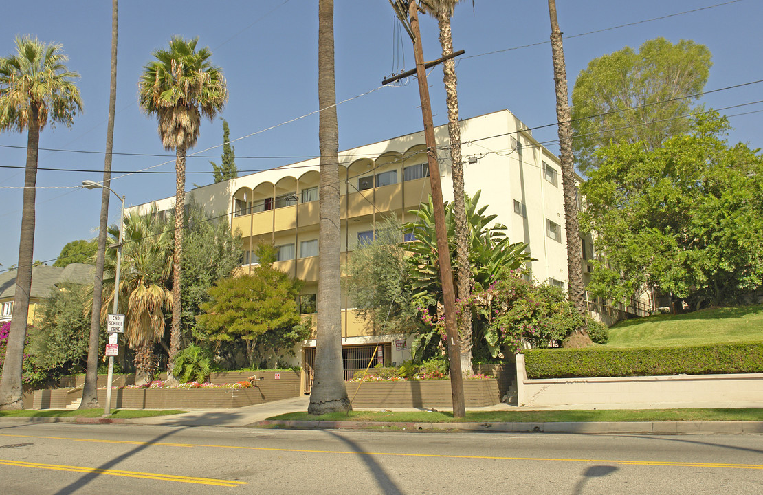 Hacienda Apartments in Los Angeles, CA - Foto de edificio