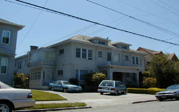 747 54th St in Oakland, CA - Building Photo - Building Photo