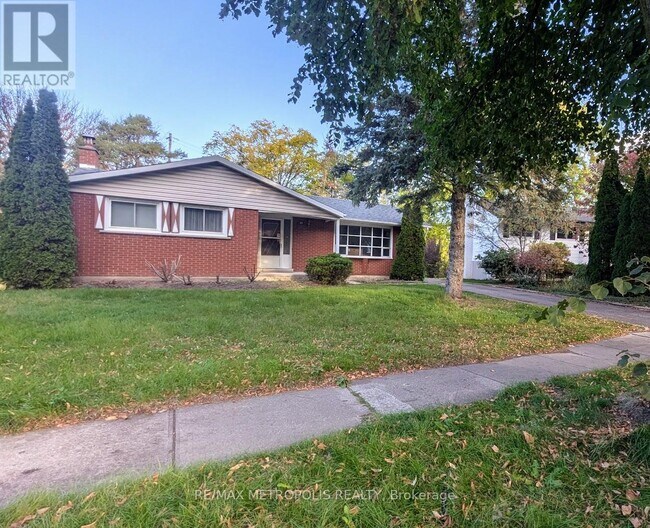 83 Longwood Dr in Waterloo, ON - Building Photo - Building Photo