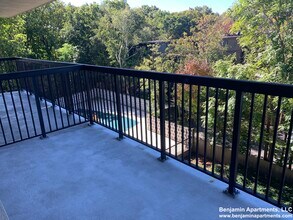 75 Monmouth St, Unit 1 in Brookline, MA - Building Photo - Building Photo