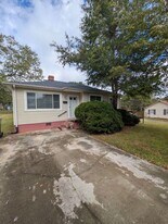 1729 18th Ave NE in Hickory, NC - Building Photo