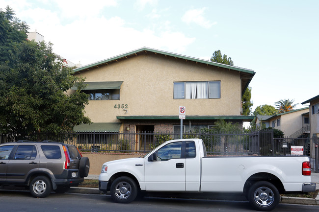 4352 Ventura Canyon Ave in Sherman Oaks, CA - Building Photo - Primary Photo