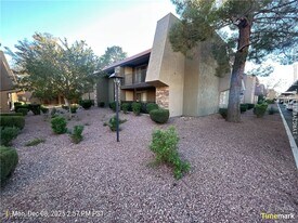 4990 River Glen Dr in Las Vegas, NV - Building Photo