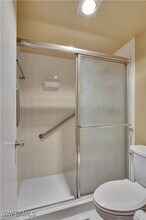 360 Charlemagne Blvd in Naples, FL - Foto de edificio - Building Photo