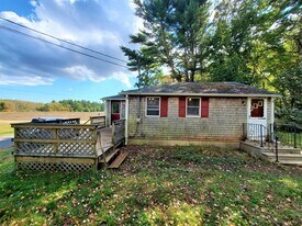 16 R Indian St in Carver, MA - Building Photo