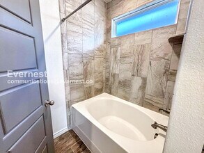 2203 Hornbeam St in Temple, TX - Foto de edificio - Building Photo