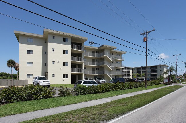 Palm Ridge Apartments