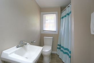 311 Eastern Ave in Herkimer, NY - Building Photo - Interior Photo