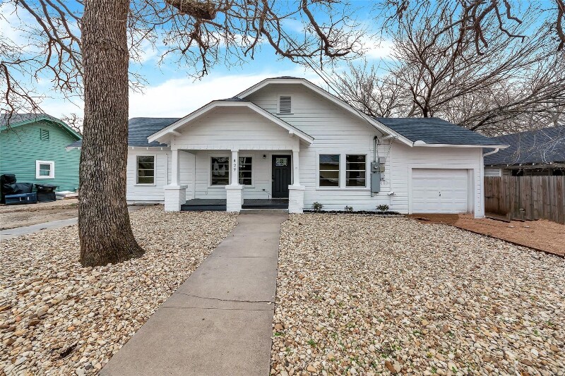 427 W Ball St in Weatherford, TX - Building Photo