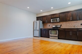 25 W Broadway in Long Beach, NY - Building Photo - Building Photo