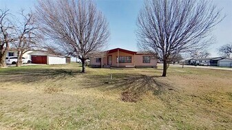 1106 Spring Flower Dr in Krum, TX - Building Photo