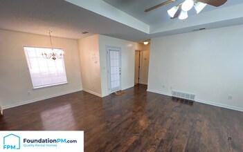 9115 Cinderhill Cove E in Memphis, TN - Building Photo - Building Photo