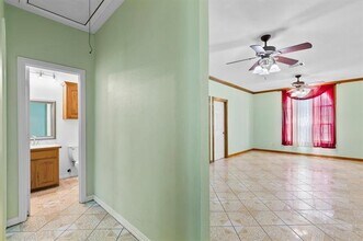 908 E Belknap St in Ennis, TX - Building Photo - Building Photo