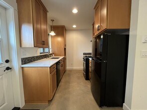 1704 N Highland St in Portland, OR - Building Photo - Building Photo