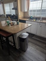 2119 W 29th St in Long Beach, CA - Building Photo