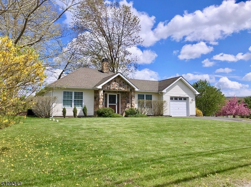 224 Lake Shore N in Montague, NJ - Building Photo