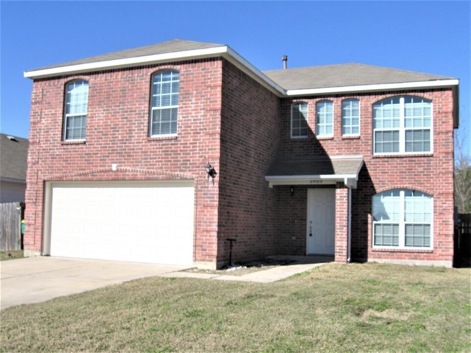 3903 Dogwood Tr in Baytown, TX - Building Photo