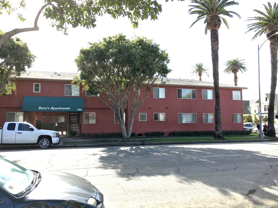 Sara's Apartments in Long Beach, CA - Building Photo