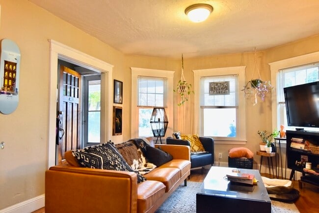 34 Alicia Rd, Unit 1 in Boston, MA - Building Photo - Building Photo