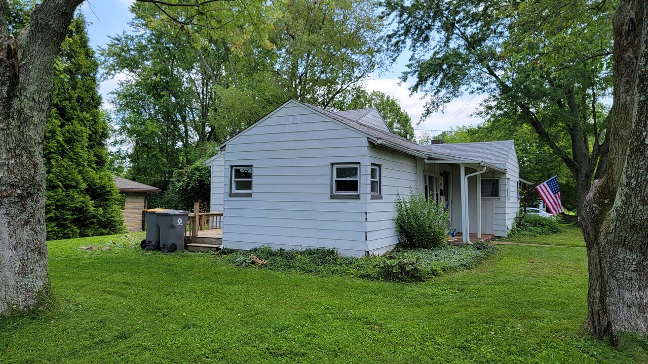 401 E Dixie St in Bloomington, IN - Building Photo