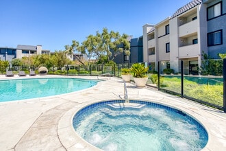 4200 Paradise in Las Vegas, NV - Building Photo - Building Photo