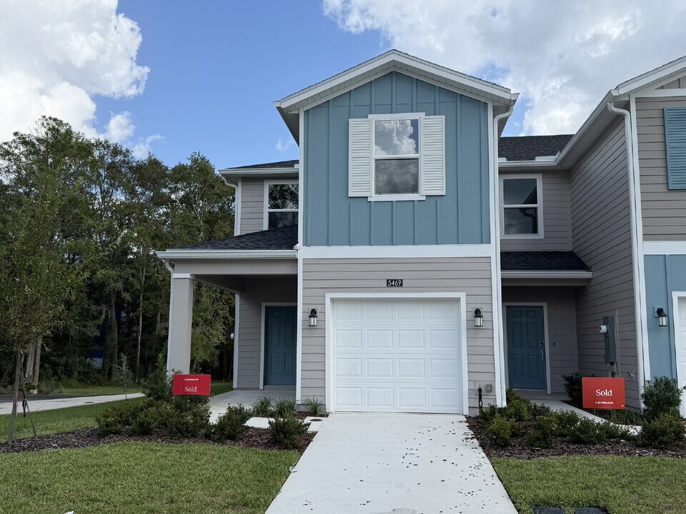 5469 NW 22nd Dr in Gainesville, FL - Building Photo