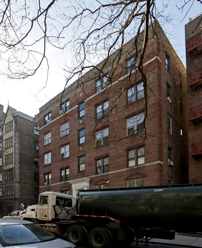 180 Pinehurst Avenue in New York, NY - Foto de edificio - Building Photo