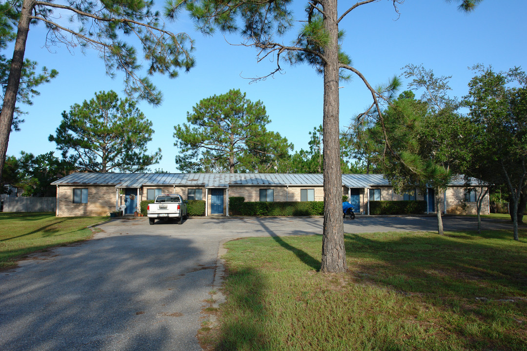 2171 Paloma St in Navarre, FL - Building Photo