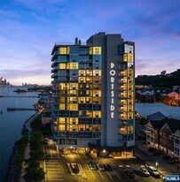 1000 Portside Dr in Edgewater, NJ - Building Photo