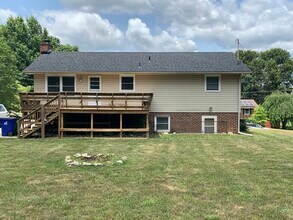 106 Maywood St in Blacksburg, VA - Foto de edificio - Building Photo