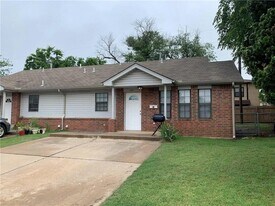 827 Russell Cir in Norman, OK - Building Photo