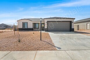 2722 E Hermosa Vis in Kingman, AZ - Building Photo