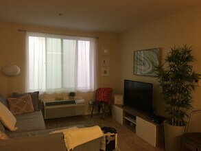 1435 India St, Unit 516 in San Diego, CA - Foto de edificio - Building Photo