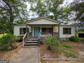 1577 Corinth Poseyville Rd in Bremen, GA - Building Photo