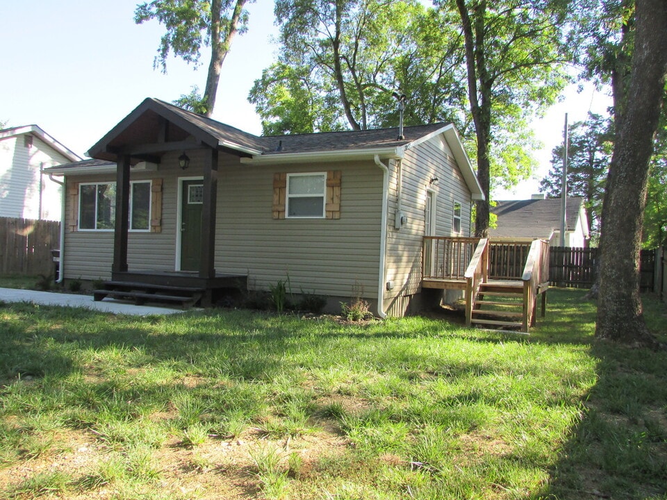 107 Farris St NE in Cleveland, TN - Building Photo