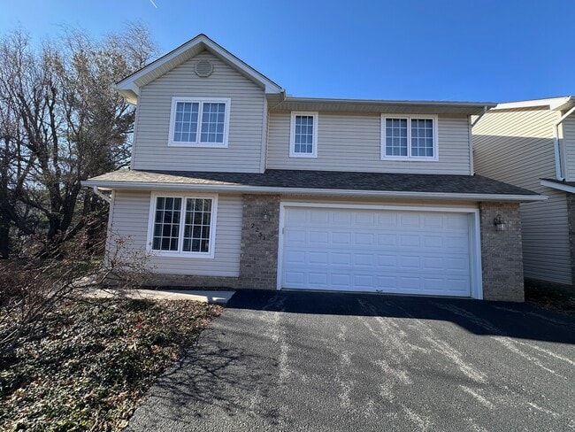 property at 2231 Whitney Ct