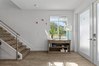 10263 NW 66th St in Doral, FL - Building Photo - Building Photo