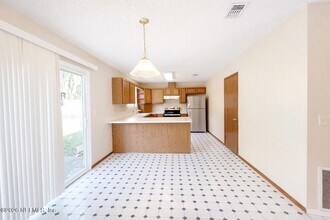 2916 Justin Ct in Orange Park, FL - Building Photo - Building Photo