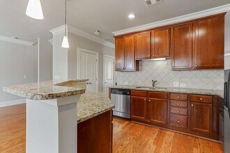210 Le Gran Cove NE in Atlanta, GA - Building Photo - Building Photo